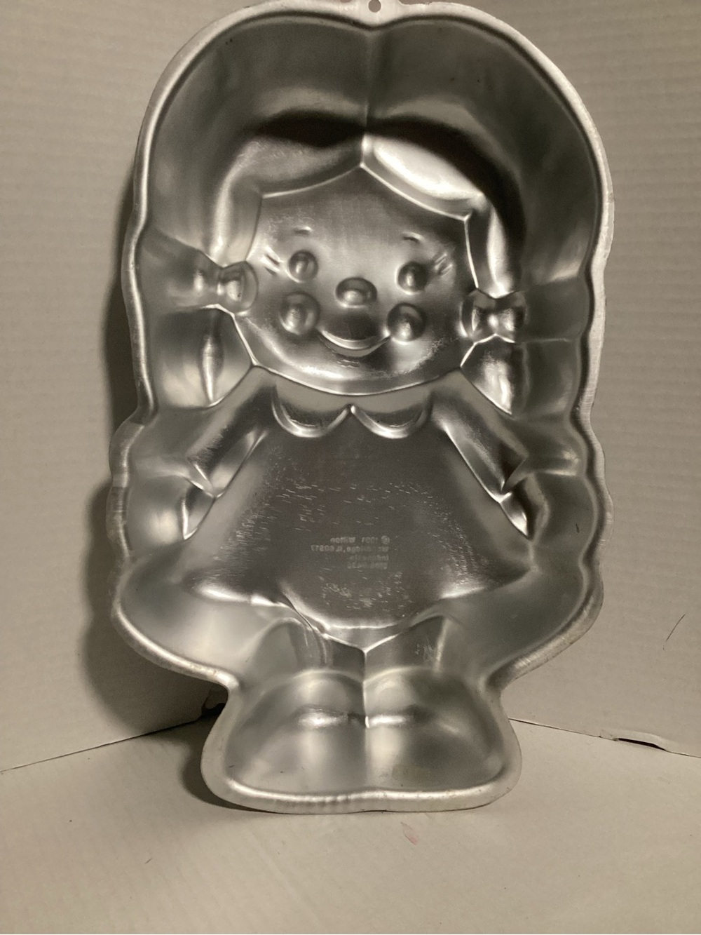 Vintage 1991 Wilton Silver Darling Dolly Doll Girl cake pan - Picture 2 of 3